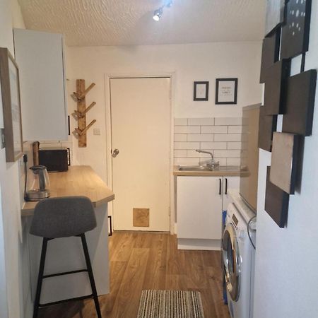 Cosy Self Contained Annexe Apartment โบดมิน ภายนอก รูปภาพ