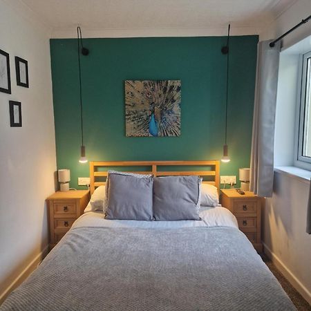 Cosy Self Contained Annexe Apartment โบดมิน ภายนอก รูปภาพ