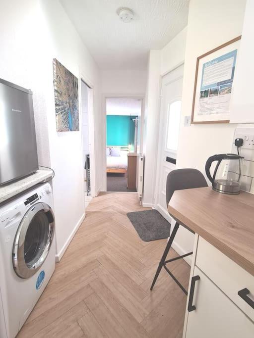 Cosy Self Contained Annexe Apartment โบดมิน ภายนอก รูปภาพ