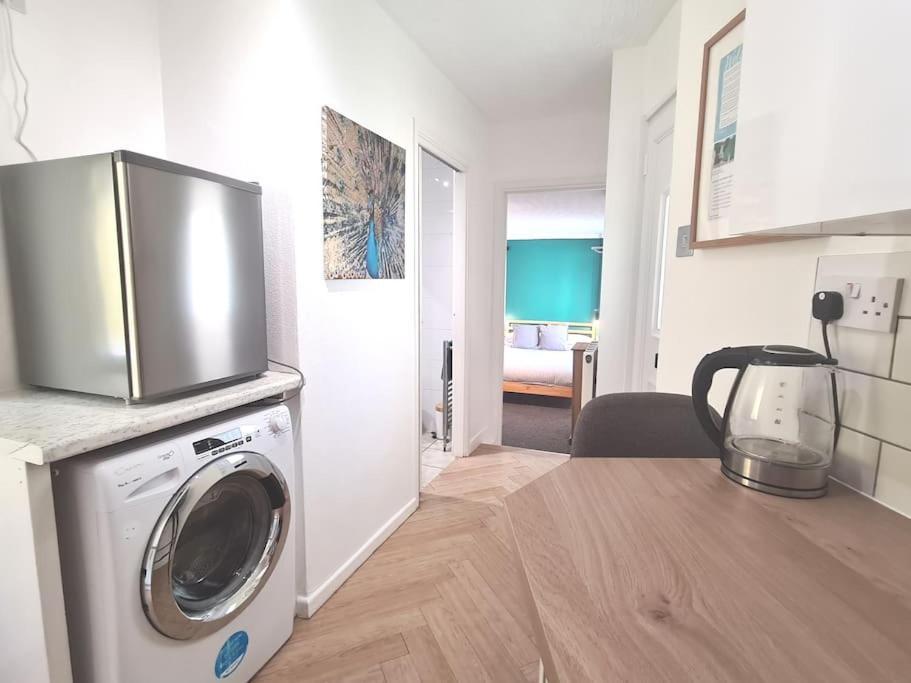 Cosy Self Contained Annexe Apartment โบดมิน ภายนอก รูปภาพ
