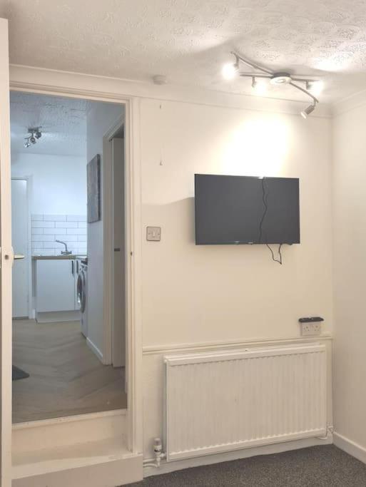 Cosy Self Contained Annexe Apartment โบดมิน ภายนอก รูปภาพ